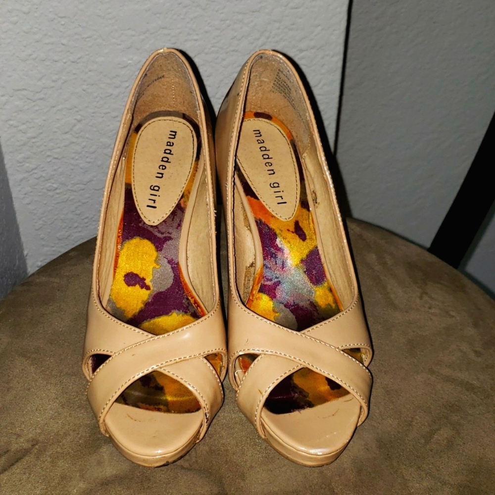 Madden girl, Size 7, plain